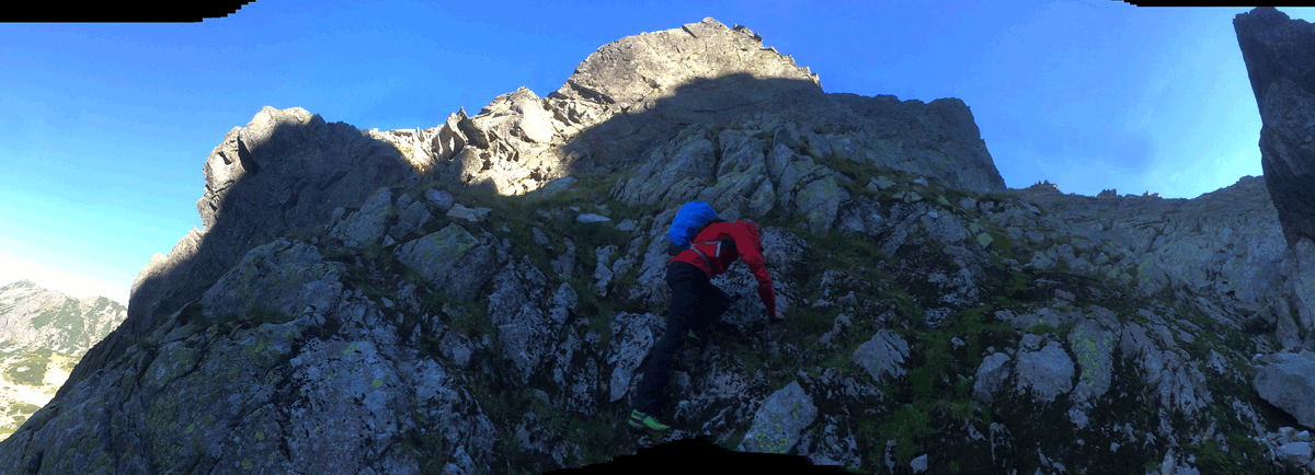 Intrarea în vâlcel. Sursă foto: retezatclimbing.ro
